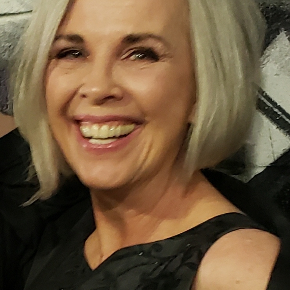 Meet your Posher, Lorie